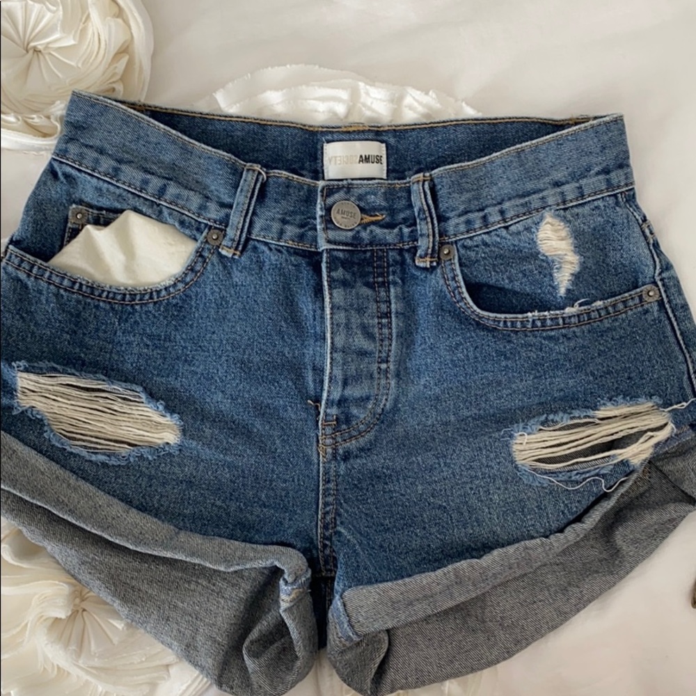 Jean ripped shorts size 25 - Amuse Society